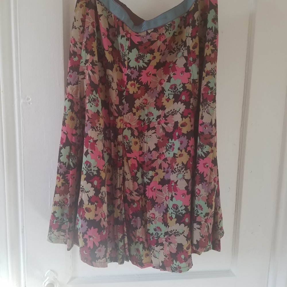 Skirt - Picture 4 of 8